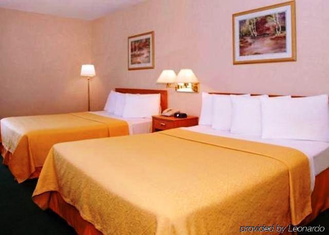 Quality Inn Binghamton West Apalachin Room photo
