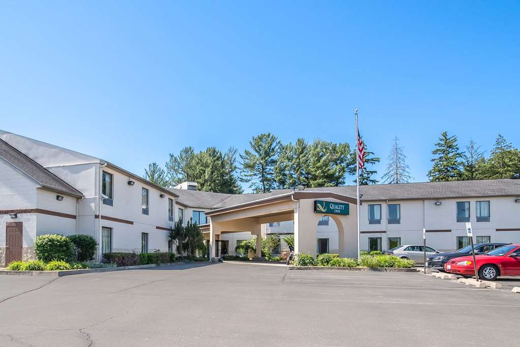Quality Inn Binghamton West Apalachin Exterior photo